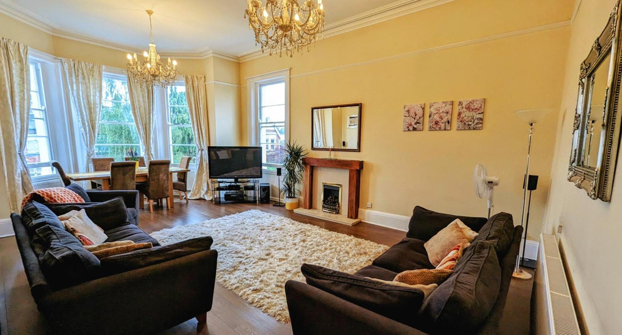 Cotswold Vip Regency Lodge Челтнъм Екстериор снимка